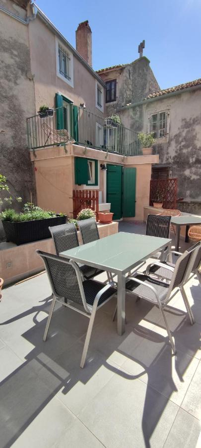 Luxury Apartment - Old Soul With A New Heart Cres Bagian luar foto