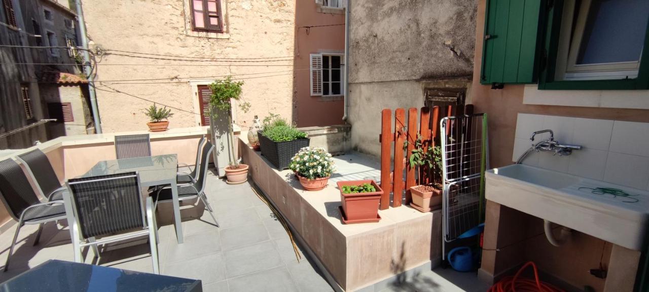 Luxury Apartment - Old Soul With A New Heart Cres Bagian luar foto